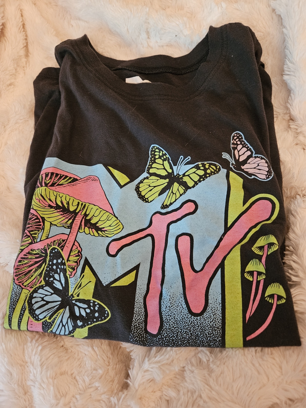 MTV☆Graphic Tee with Neon Butterflies